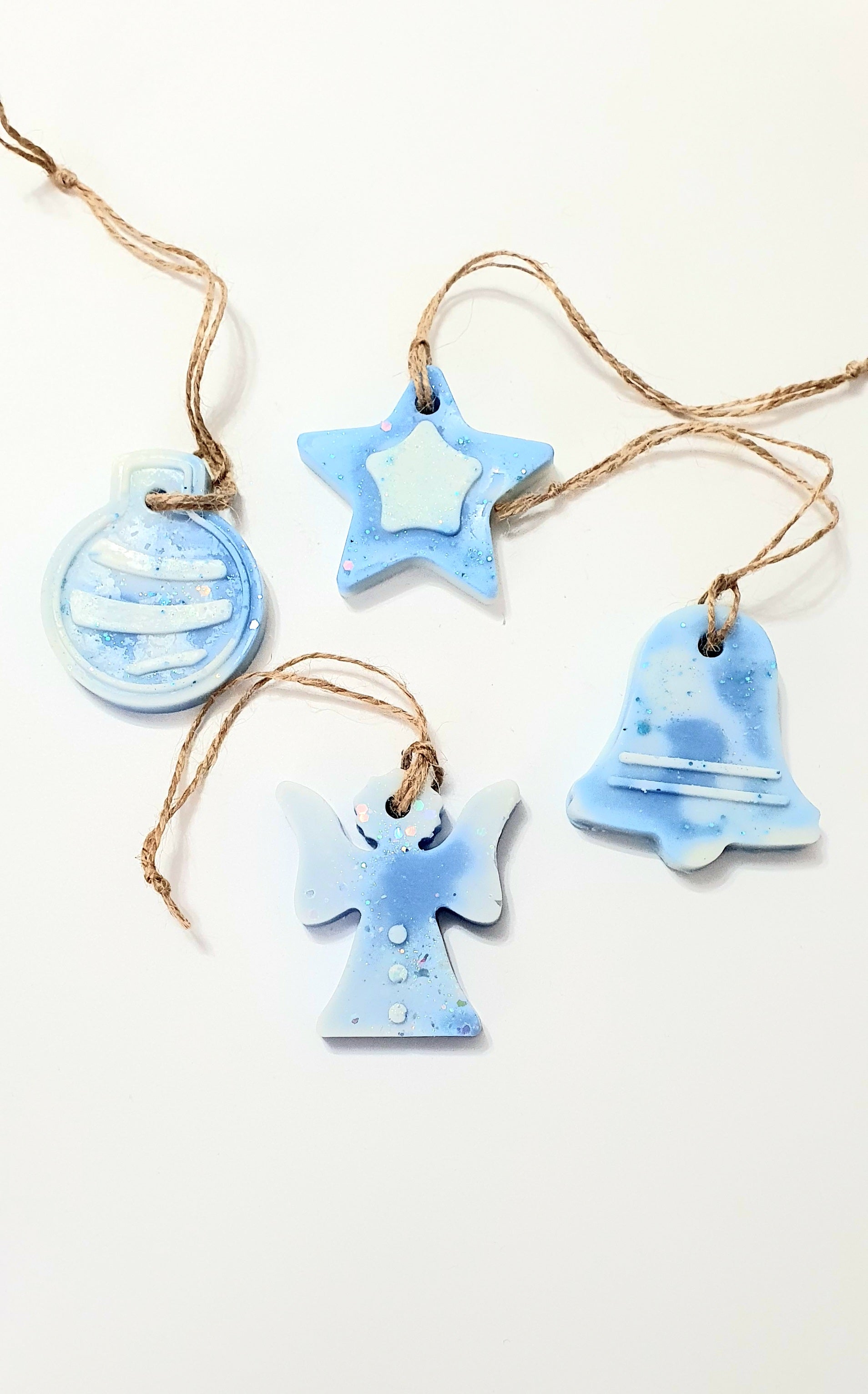 Glob albastru cu alb in forma de stea, inger, clopot