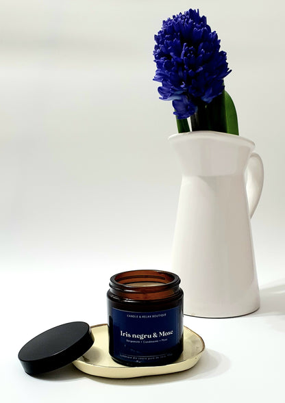 iris mosc lumanare parfumata ceara soia primavara rafinament condimente mosc lumanari florale zambila 