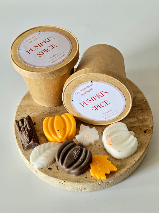 dovleac placinta cu dovleac strudel cu dovleac toamna cozy pumpkin spice scortisoara mirodenii cuisoare frunze decor de toamna culorile toamnei ceara parfumata wax melts 