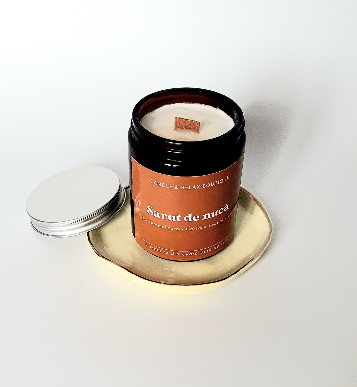 nuca sarut castane coapte nuca caramelizata lumanare parfumata ceara soia vanilie caramel nucsoara cozonac paste craciun sarbatoare bunica aluat pufos